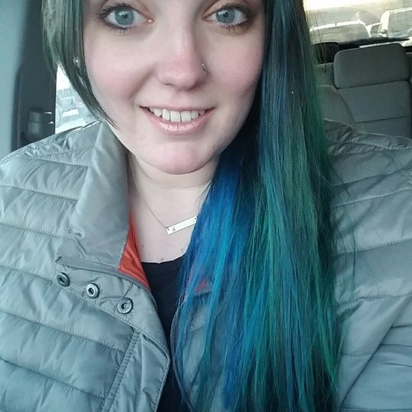 🦄🦄 Meet your Posher!! 🦄🦄 - Picture 3 of 3